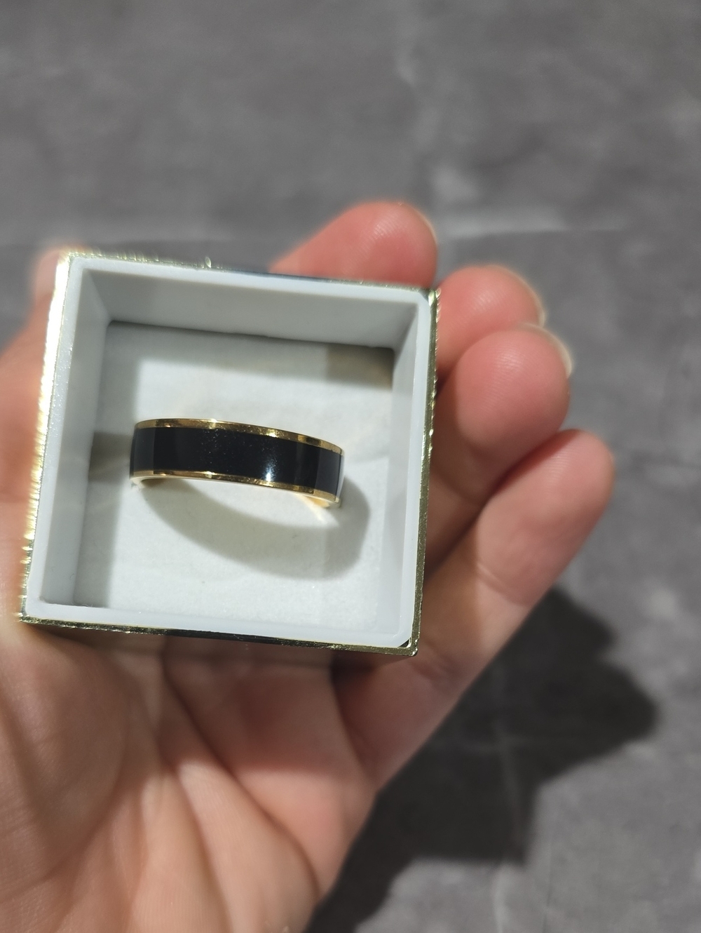 Unisex band rings suitable for most occasions, promise ring, engagement ring